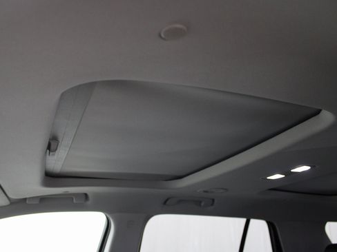 Used 2020 Chevrolet Traverse Premier w/ LPO, Blackout Package image 18