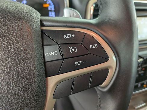 Used 2016 Jeep Grand Cherokee Laredo w/ Quick Order Package 23E image 22