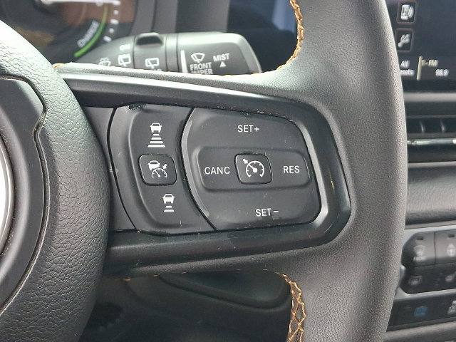 Used 2024 Jeep Wrangler Unlimited AWD/4WD image 8