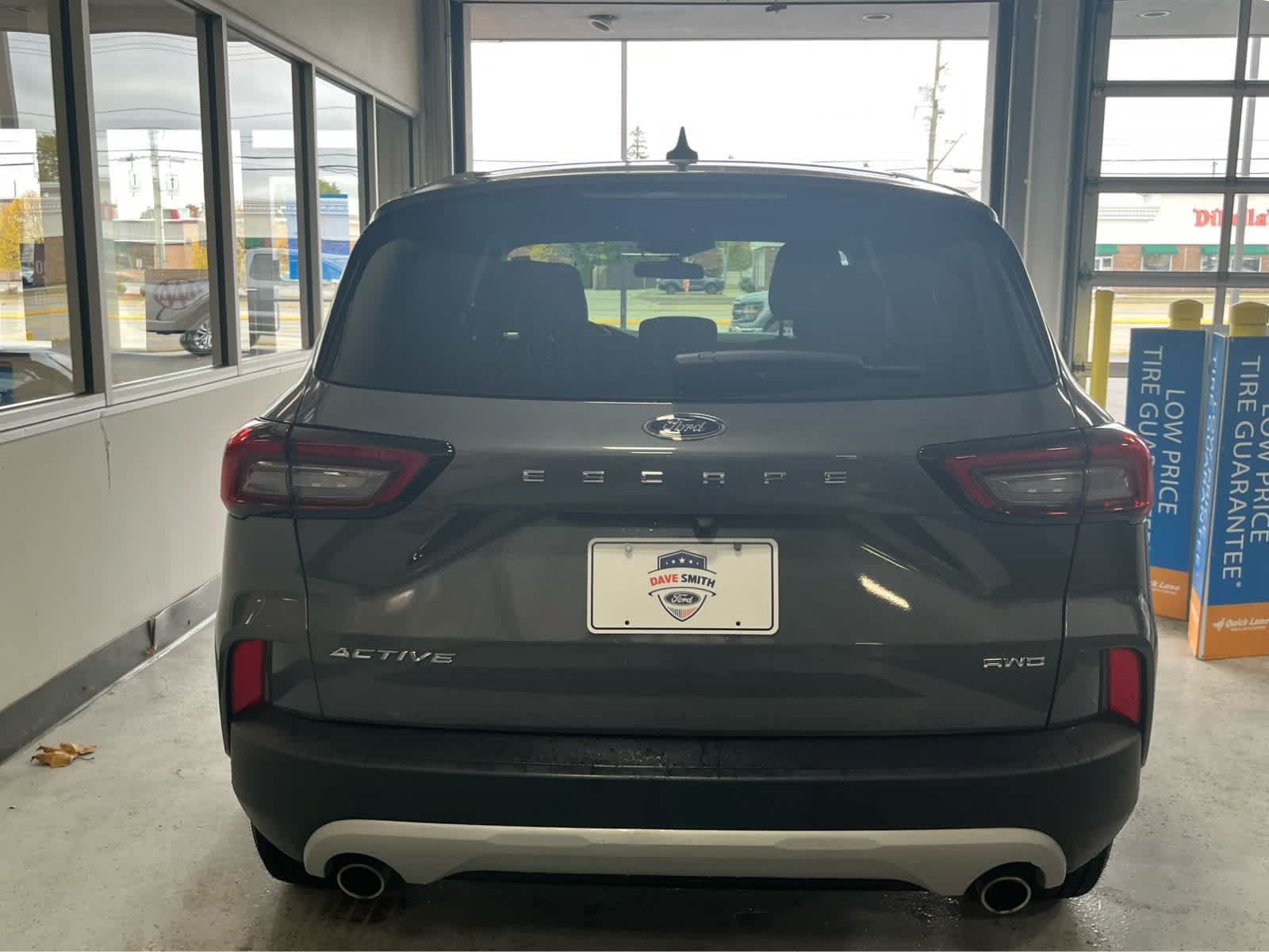 Used 2023 Ford Escape Active AWD/4WD image 3