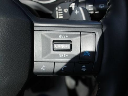 Used 2025 Nissan Rogue SV FWD image 20