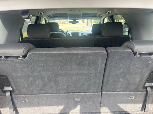 Used 2016 GMC Yukon SLE w/ Convenience Package image 8