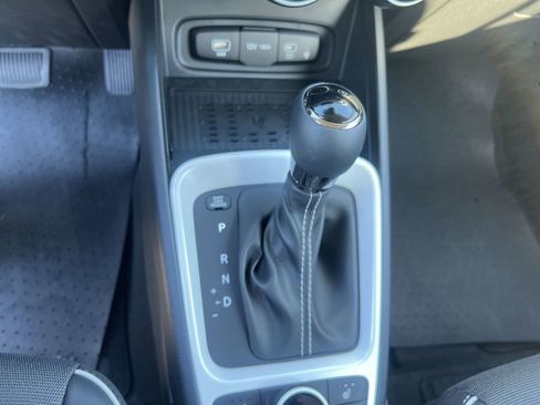 Used 2026 Hyundai Venue SEL image 18