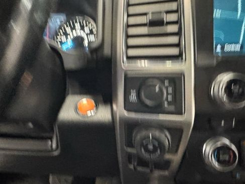 Used 2018 Ford F150 Platinum w/ FX4 Off-Road Package image 30