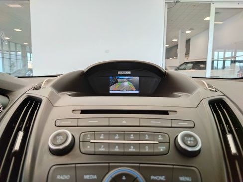 Used 2017 Ford Escape SE image 25