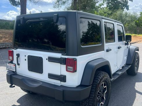 Used 2018 Jeep Wrangler Unlimited Sport S AWD/4WD image 5