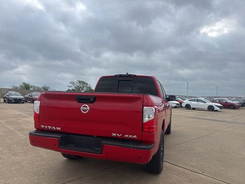 Used 2022 Nissan Titan SV image 23