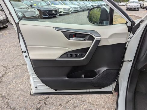 Used 2023 Toyota RAV4 XLE AWD/4WD image 11