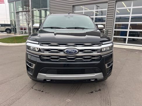 Used 2024 Ford Expedition Platinum image 2