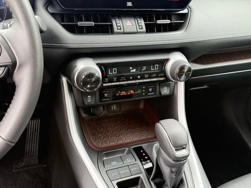 Used 2025 Toyota RAV4 Limited FWD image 16