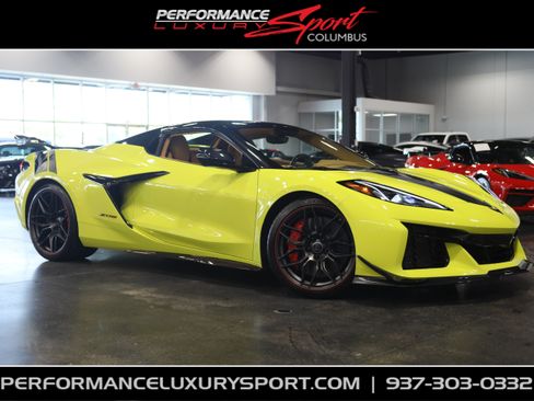 Used 2023 Chevrolet Corvette Z06 w/ Z07 Performance Package RWD image 1