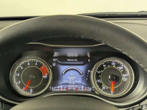 Used 2021 Jeep Cherokee Latitude Lux w/ Comfort/Convenience Group image 20