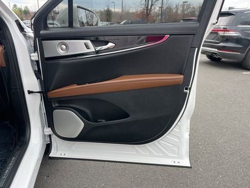Certified 2023 Lincoln Nautilus Reserve AWD/4WD image 24