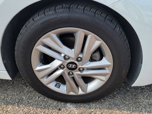 Used 2020 Hyundai Elantra Value Edition FWD image 12