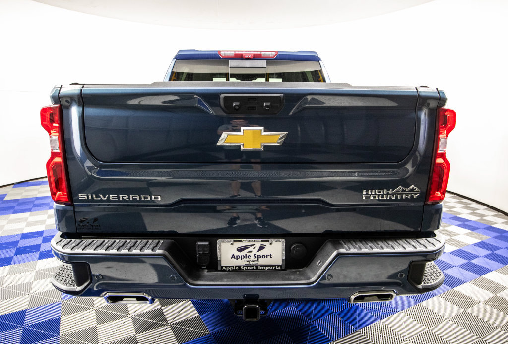 Used 2024 Chevrolet Silverado 1500 High Country w/ Technology Package AWD/4WD image 6