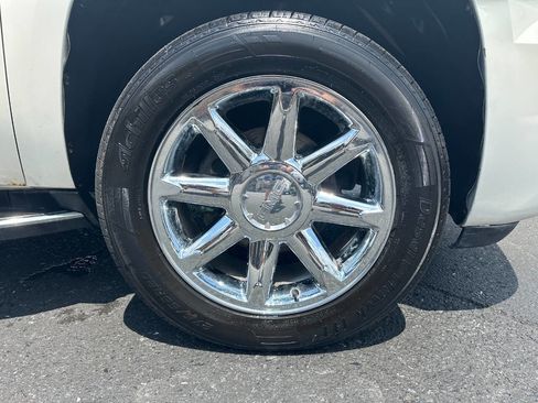 Used 2011 GMC Yukon XL Denali image 13