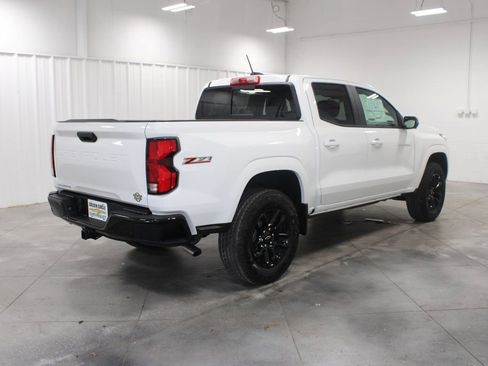 New 2025 Chevrolet Colorado Z71 w/ Midnight Edition AWD/4WD image 9
