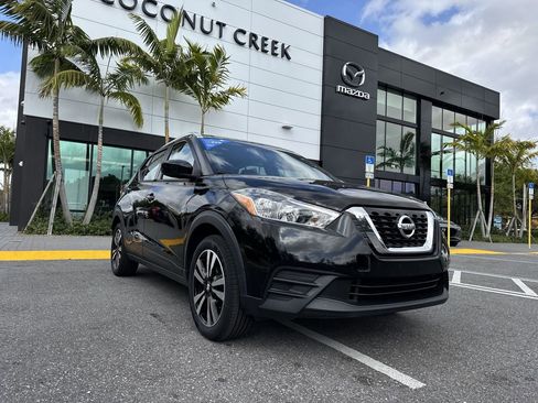 Used 2019 Nissan Kicks SV image 32