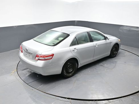 Used 2011 Toyota Camry image 11