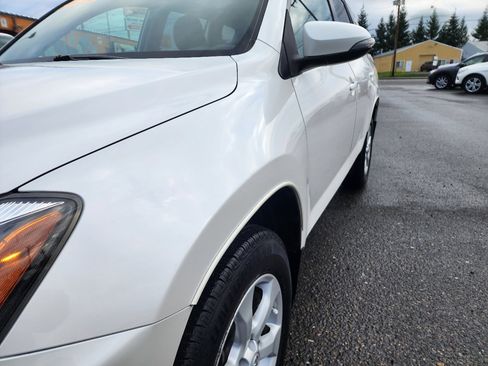 Used 2014 Toyota RAV4 EV image 31