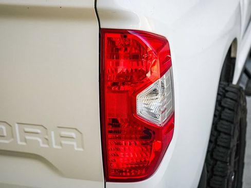 Used 2015 Toyota Tundra Limited w/ Limited Premium Package RWD image 7