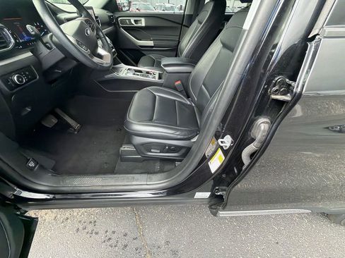 Used 2023 Ford Explorer XLT w/ Equipment Group 202A AWD/4WD image 12