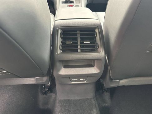 Used 2026 Volkswagen Tiguan SE AWD/4WD image 24