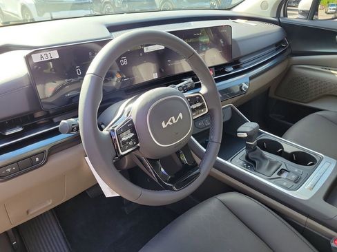 New 2026 Kia Carnival FWD image 22