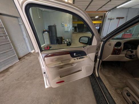 Used 2004 GMC Envoy SLT AWD/4WD image 22