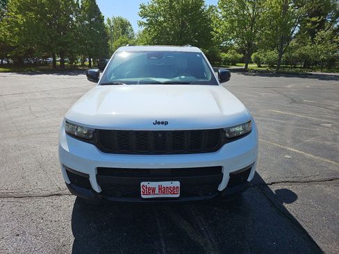 Used 2023 Jeep Grand Cherokee L Limited w/ Luxury Tech Group II AWD/4WD image 9