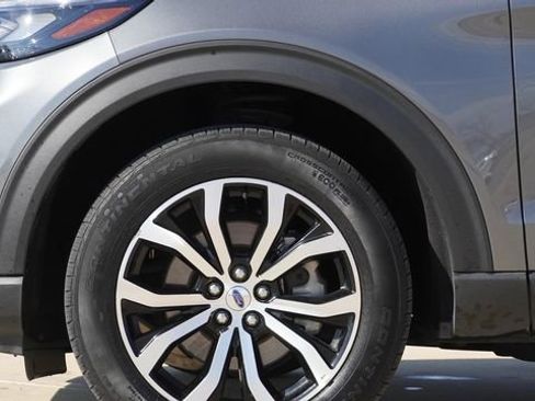 Used 2025 Ford Explorer ST-Line image 5