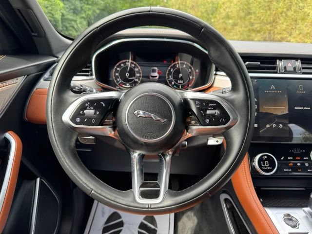Certified 2026 Jaguar F-PACE R-Dynamic S AWD/4WD image 22