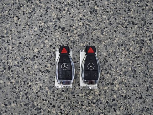 Used 2017 Mercedes-Benz SL 550 image 36