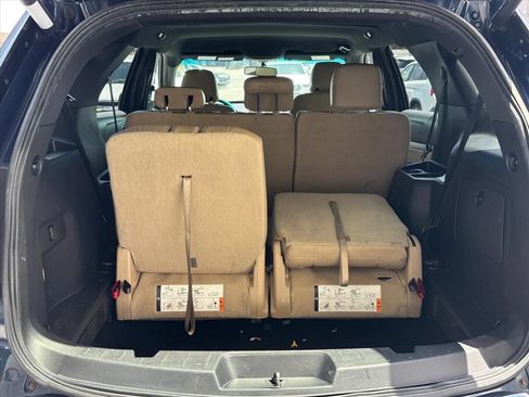 Used 2017 Ford Explorer XLT w/ Equipment Group 202A AWD/4WD image 3