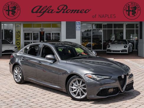 Used 2023 Alfa Romeo Giulia Sprint image 1