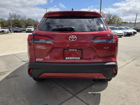 Certified 2022 Toyota Corolla Cross XLE w/ Convenience Package image 8