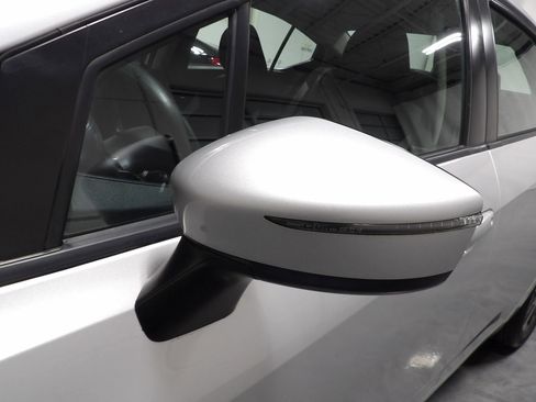 Used 2021 Nissan Versa SV FWD image 7