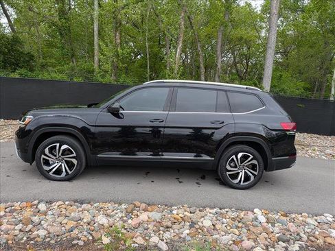 Certified 2023 Volkswagen Atlas SEL AWD/4WD image 2