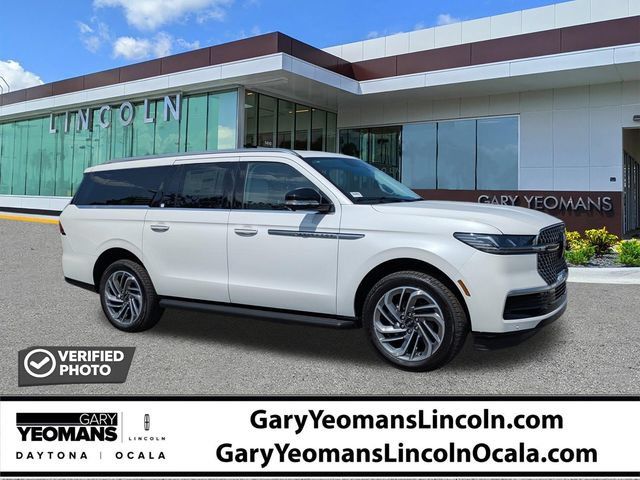 New 2026 Lincoln Navigator L Premier AWD/4WD image 1