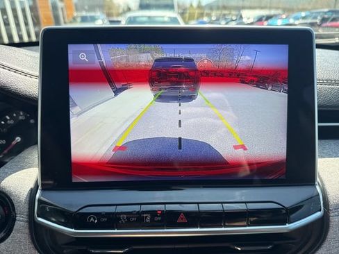 Certified 2023 Jeep Compass Latitude AWD/4WD image 22