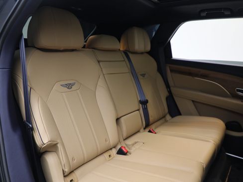 Certified 2024 Bentley Bentayga Extended Wheelbase AWD/4WD image 26