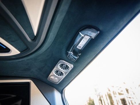 Used 2017 Mercedes-Benz Metris Passenger image 39