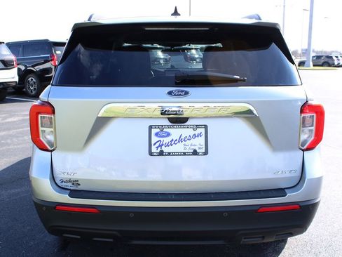 Used 2023 Ford Explorer XLT image 8