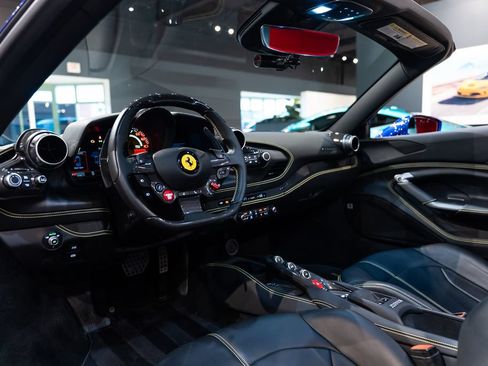 Certified 2021 Ferrari F8 Tributo RWD image 32