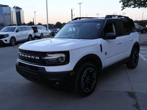 Used 2025 Ford Bronco Sport Outer Banks AWD/4WD image 3