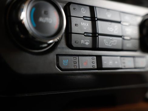 Used 2017 Ford F150 Lariat w/ Equipment Group 501A Mid image 38