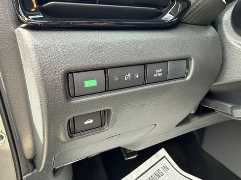 Used 2024 Nissan Sentra SV FWD image 21