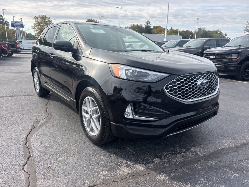 Used 2024 Ford Edge SEL w/ Convenience Package AWD/4WD image 4