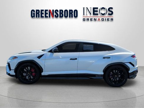 Used 2023 Lamborghini Urus Performante AWD/4WD image 2