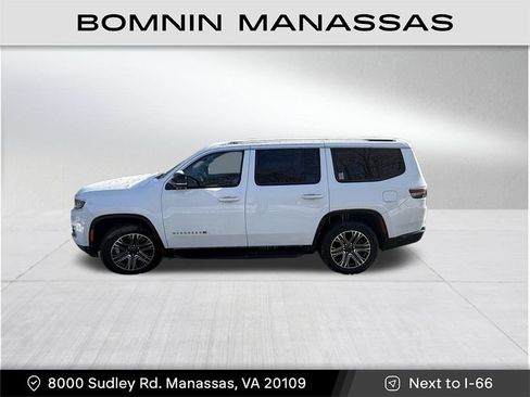 Used 2023 Jeep Wagoneer 4WD w/ Premium Group I image 6